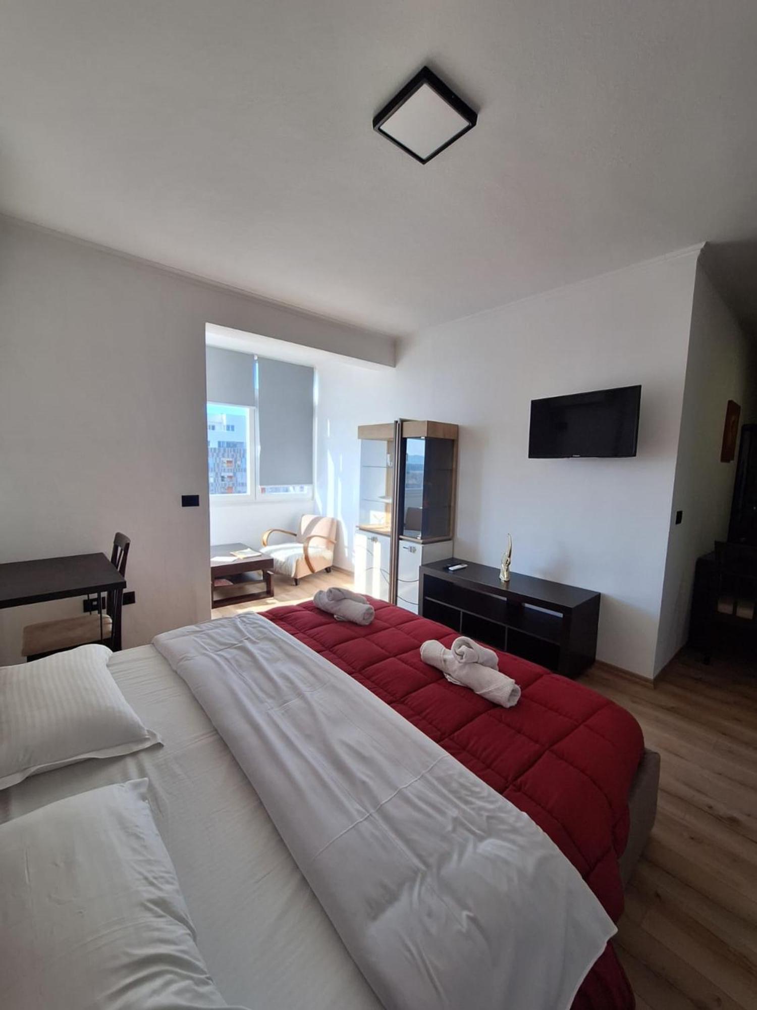 Albania Apartment Near Tirana City Center Double Or Twin Bed Kültér fotó